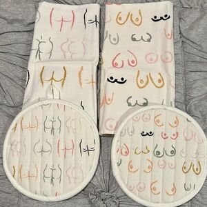 Hot Buns/ All Shapes of Beauty Dish Towels(2) *NWOT